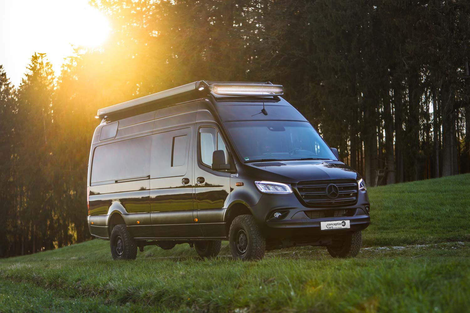Conceptional Cars Campervan mit Smartsteuerung von Pevotion